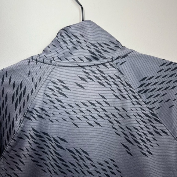 Under Armour Womens Heat Gear Fitted 1/2 Zip Pull Over Allover Print Gray Medium - Picture 9 of 13